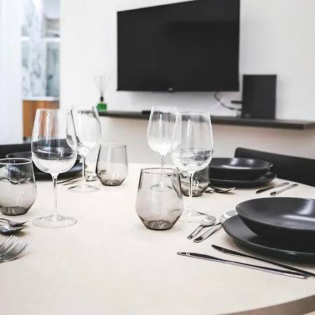 아파트 Am-spezia Hospital Area, 2 Stops From The Center