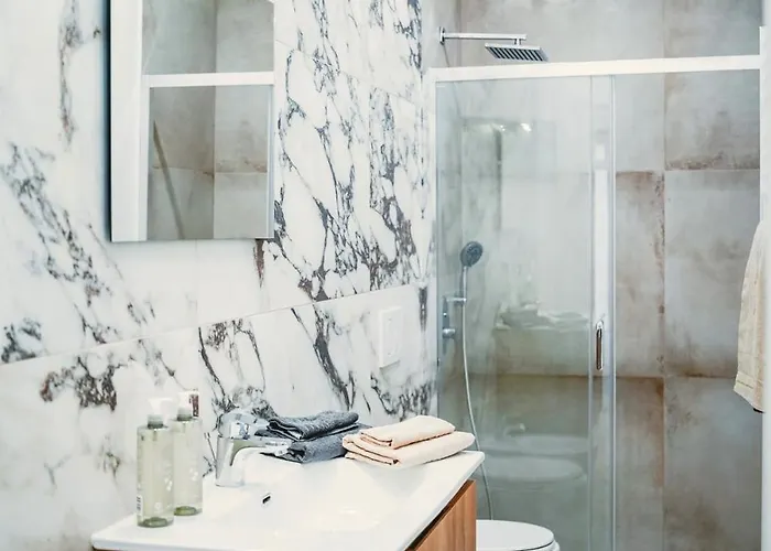 Am-spezia Hospital Area, 2 Stops From The Center 토리노