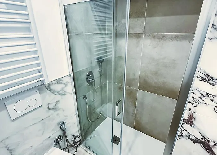 아파트 Am-spezia Hospital Area, 2 Stops From The Center